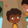Ilustração mostra três crianças em uma árvore, duas sorrindo e brincando nos galhos enquanto a do centro, de expressão triste, permanece parada.