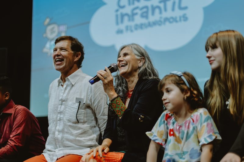 Rita Oenning da Silva, diretora do longa Aiurê, no bate-papo com o público após a sessão