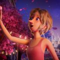 Animação de personagem feminina admirando uma pétala rosa em rua iluminada, com árvores floridas ao fundo.