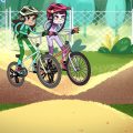 Animação mostra duas meninas andando juntas de bicicleta por uma pista ao ar livre.