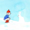 Animação em aquarela mostra criança agachada na neve diante de um coelho branco.
