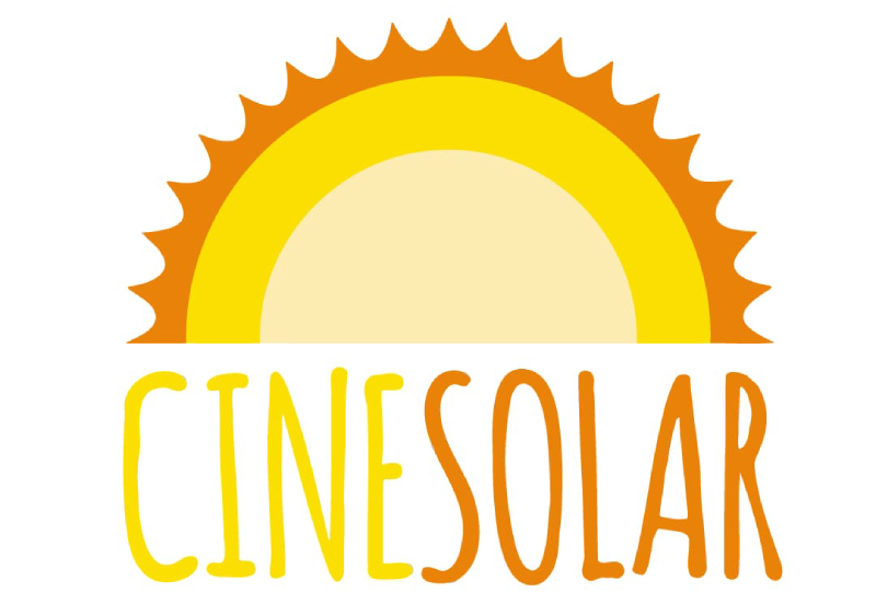 Logotipo “Cinesolar”, com sol estilizado em tons de amarelo e laranja sobre o nome da iniciativa.